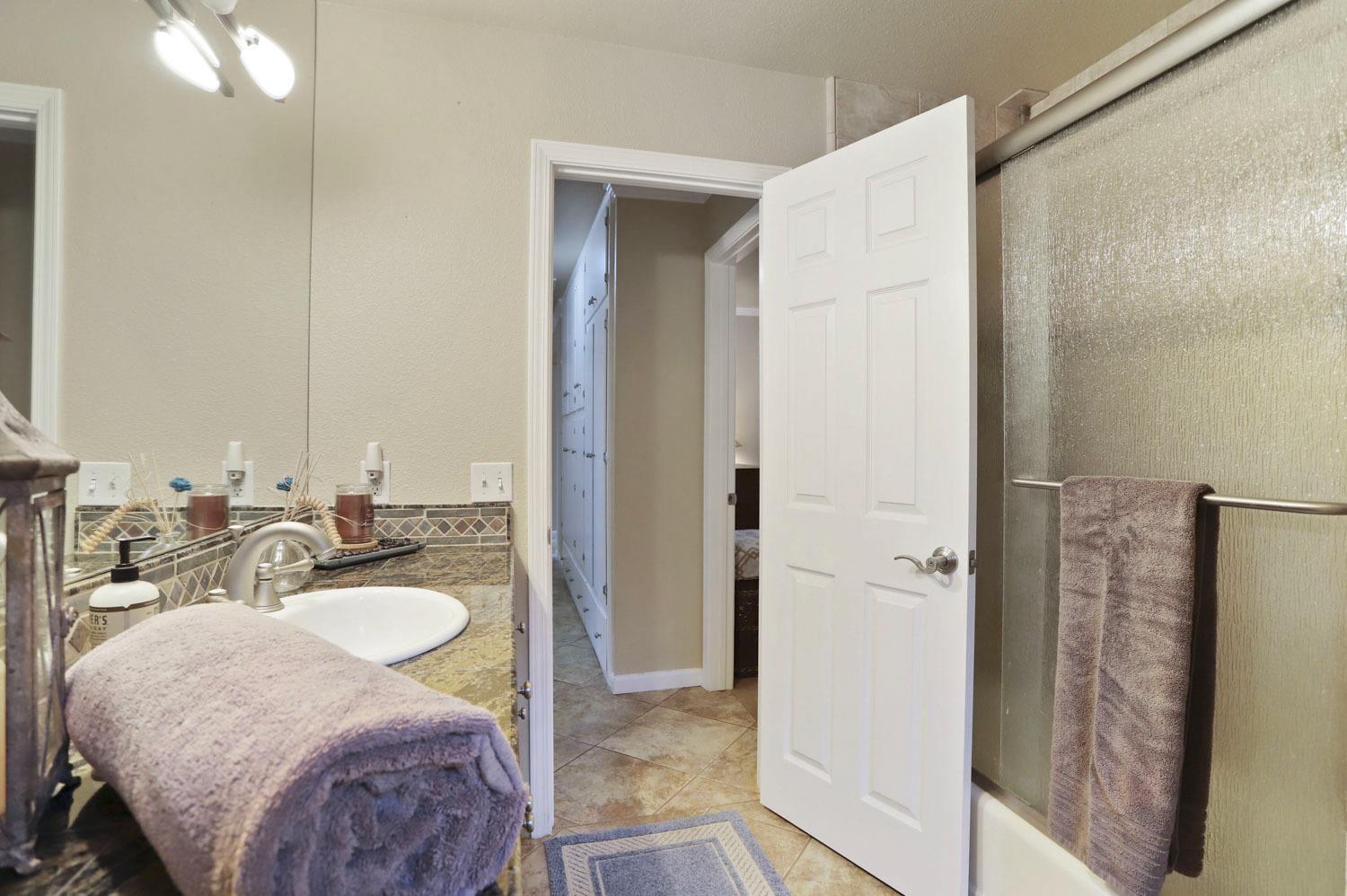 Detail Gallery Image 31 of 46 For 1160 Devine Dr, Lodi,  CA 95240 - 3 Beds | 2 Baths