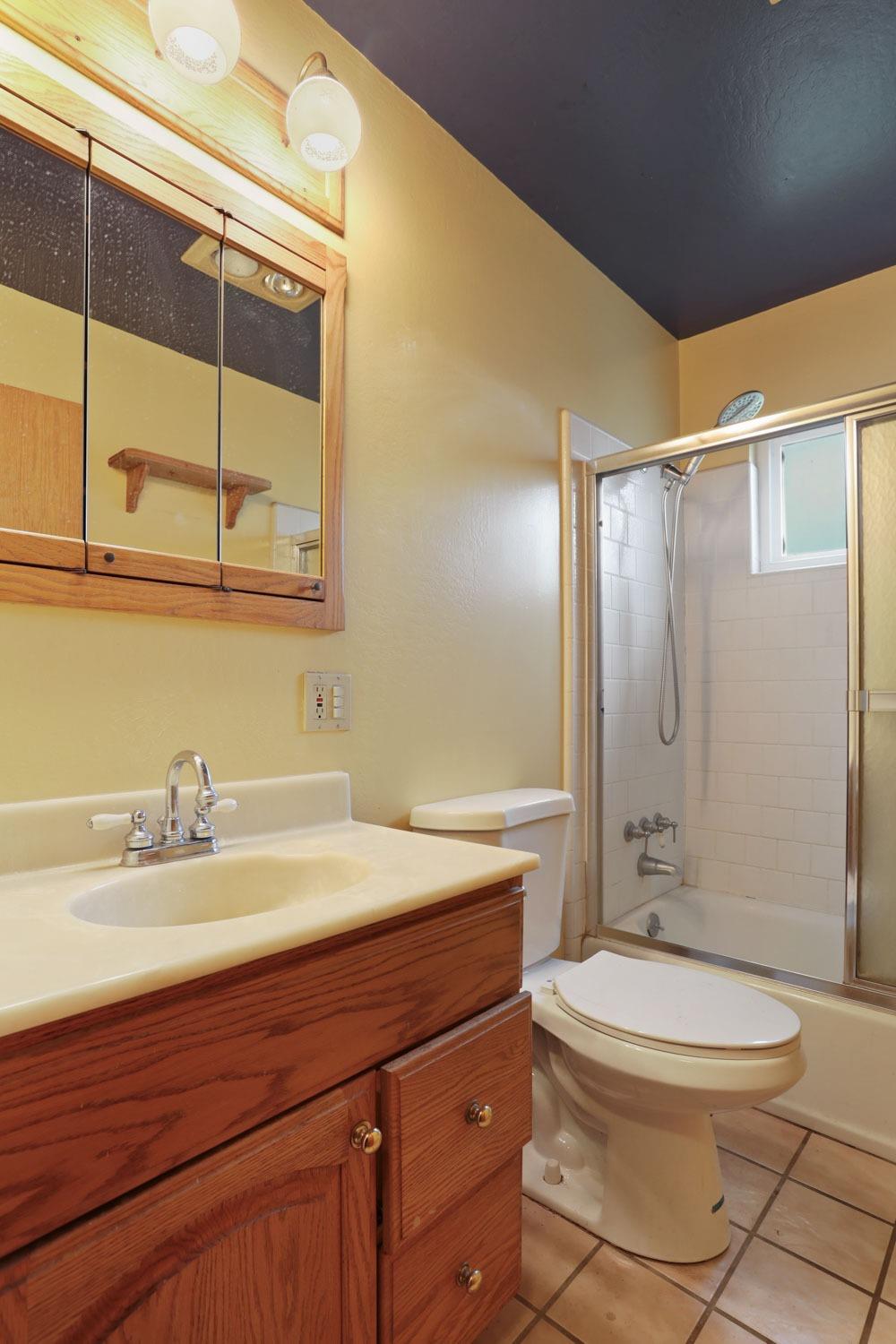 Detail Gallery Image 19 of 32 For 2243 Delaware Ave, Stockton,  CA 95204 - 3 Beds | 1 Baths