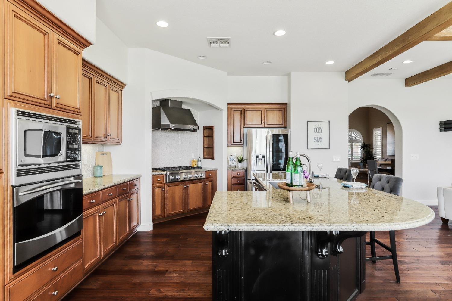 Detail Gallery Image 13 of 33 For 3977 Castellina Way, Manteca,  CA 95337 - 4 Beds | 2/1 Baths