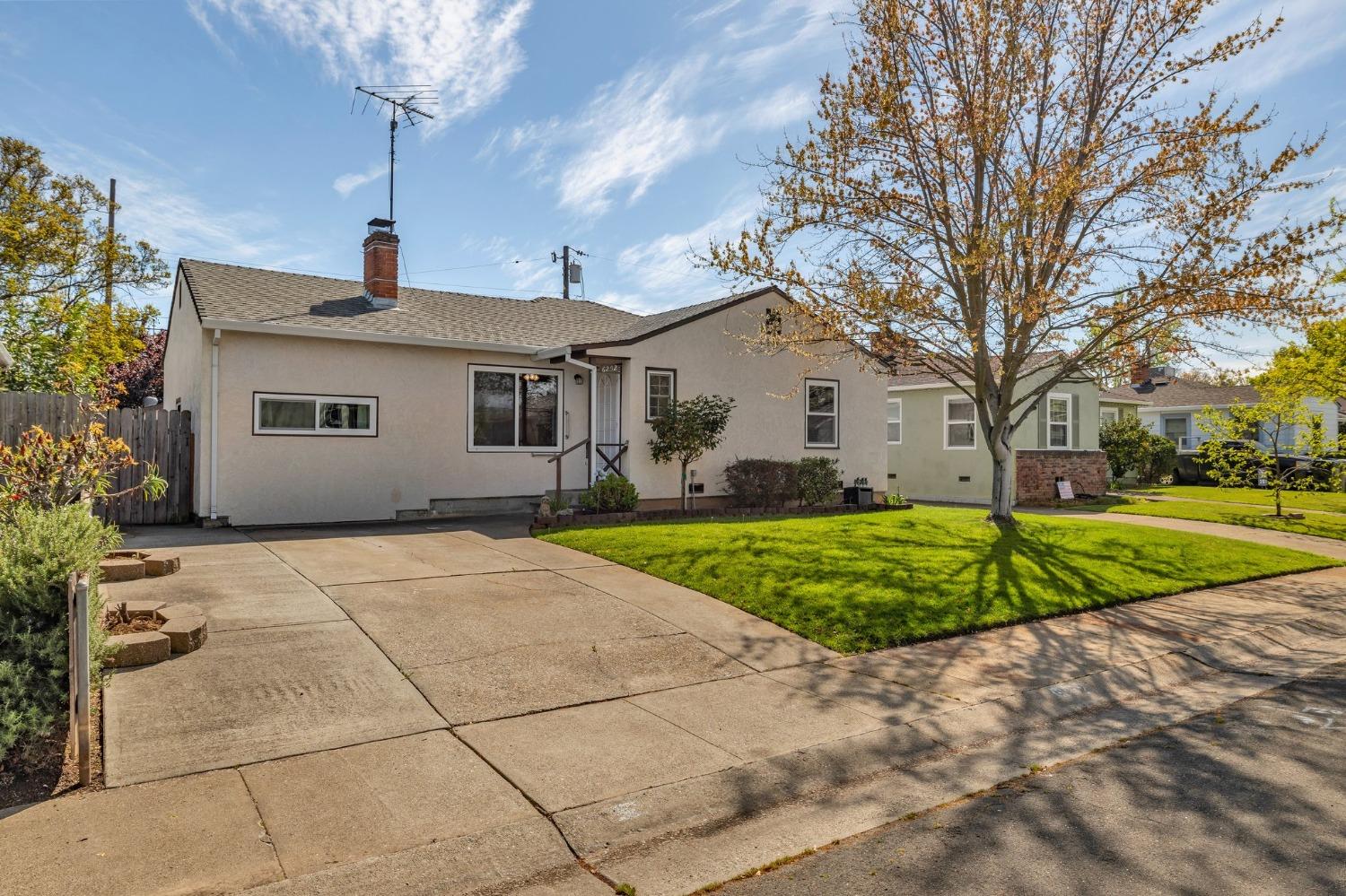 Photo of 6252 3rd Ave in Sacramento, CA