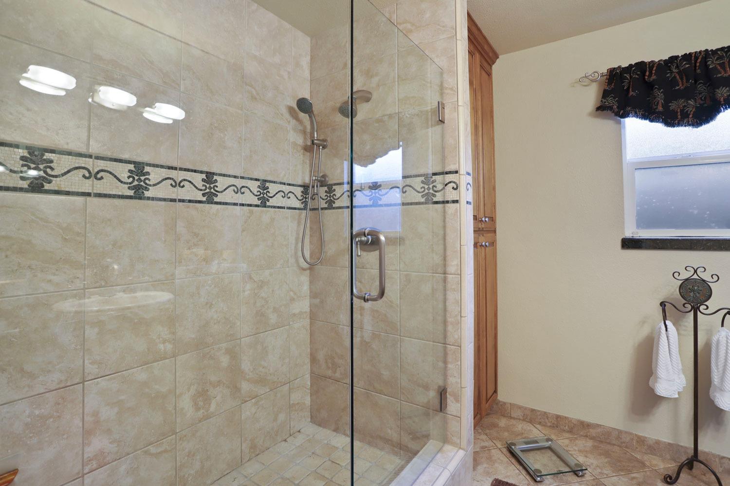 Detail Gallery Image 36 of 46 For 1160 Devine Dr, Lodi,  CA 95240 - 3 Beds | 2 Baths