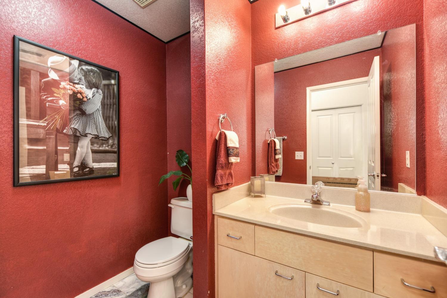 Detail Gallery Image 7 of 51 For 9065 Pebble Spring Ct, Sacramento,  CA 95829 - 4 Beds | 2/1 Baths