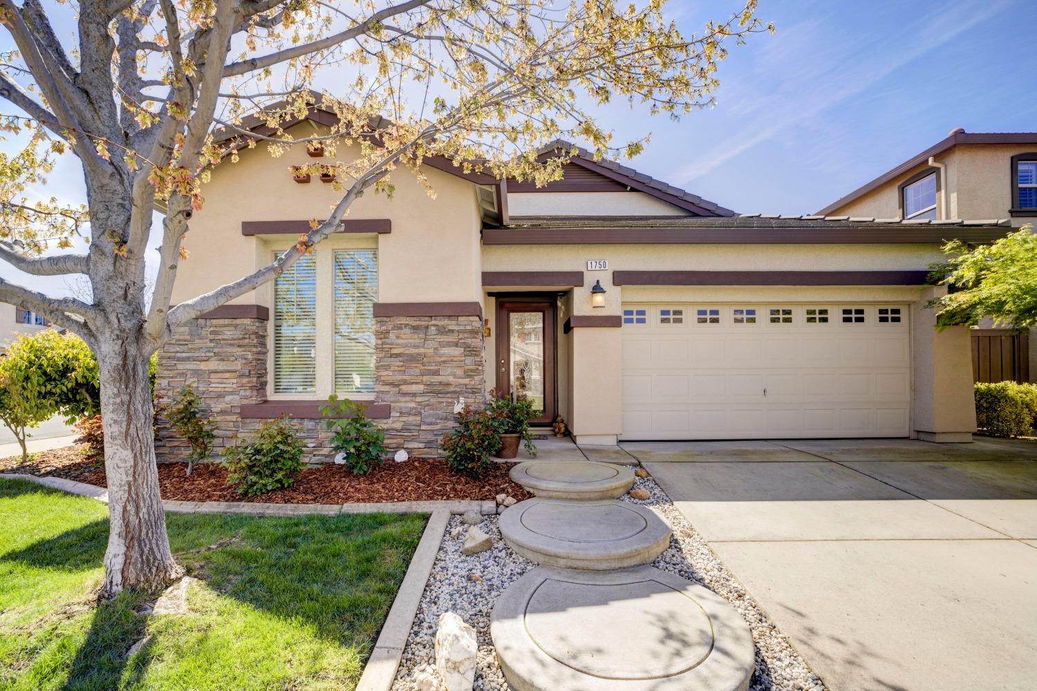 Photo of 1750 Ravenna Wy in Roseville, CA