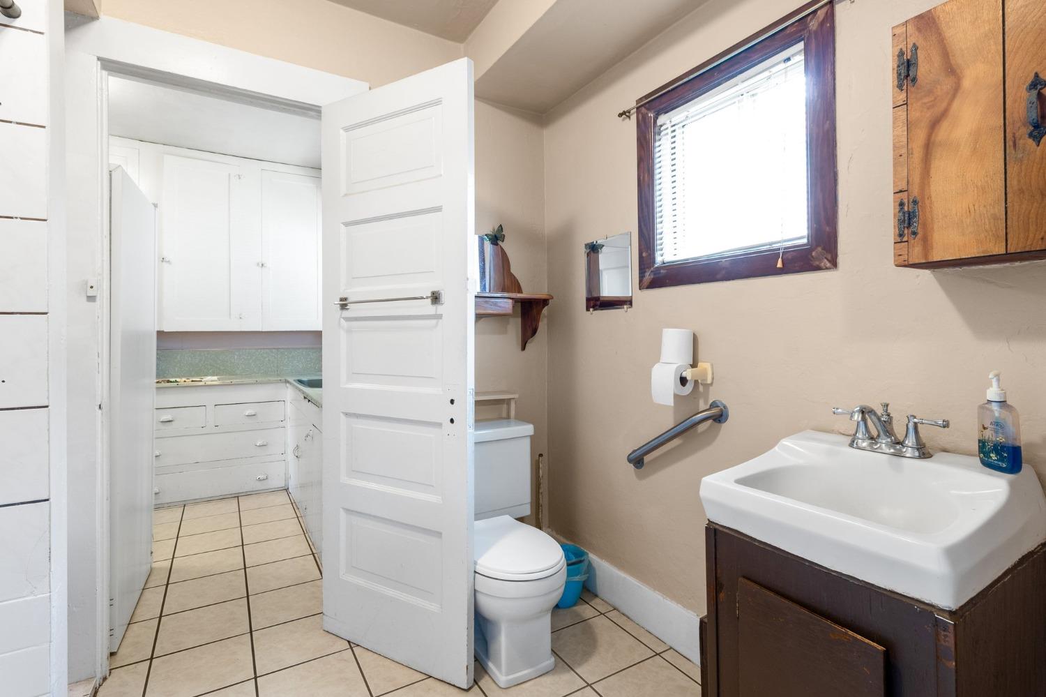 Detail Gallery Image 15 of 25 For 1526 C St, Livingston,  CA 95334 - 2 Beds | 1 Baths