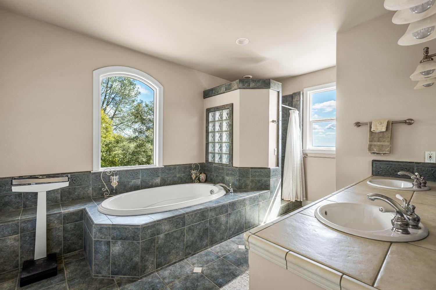 Detail Gallery Image 20 of 41 For 16305 Duggans, Grass Valley,  CA 95949 - 4 Beds | 3/1 Baths