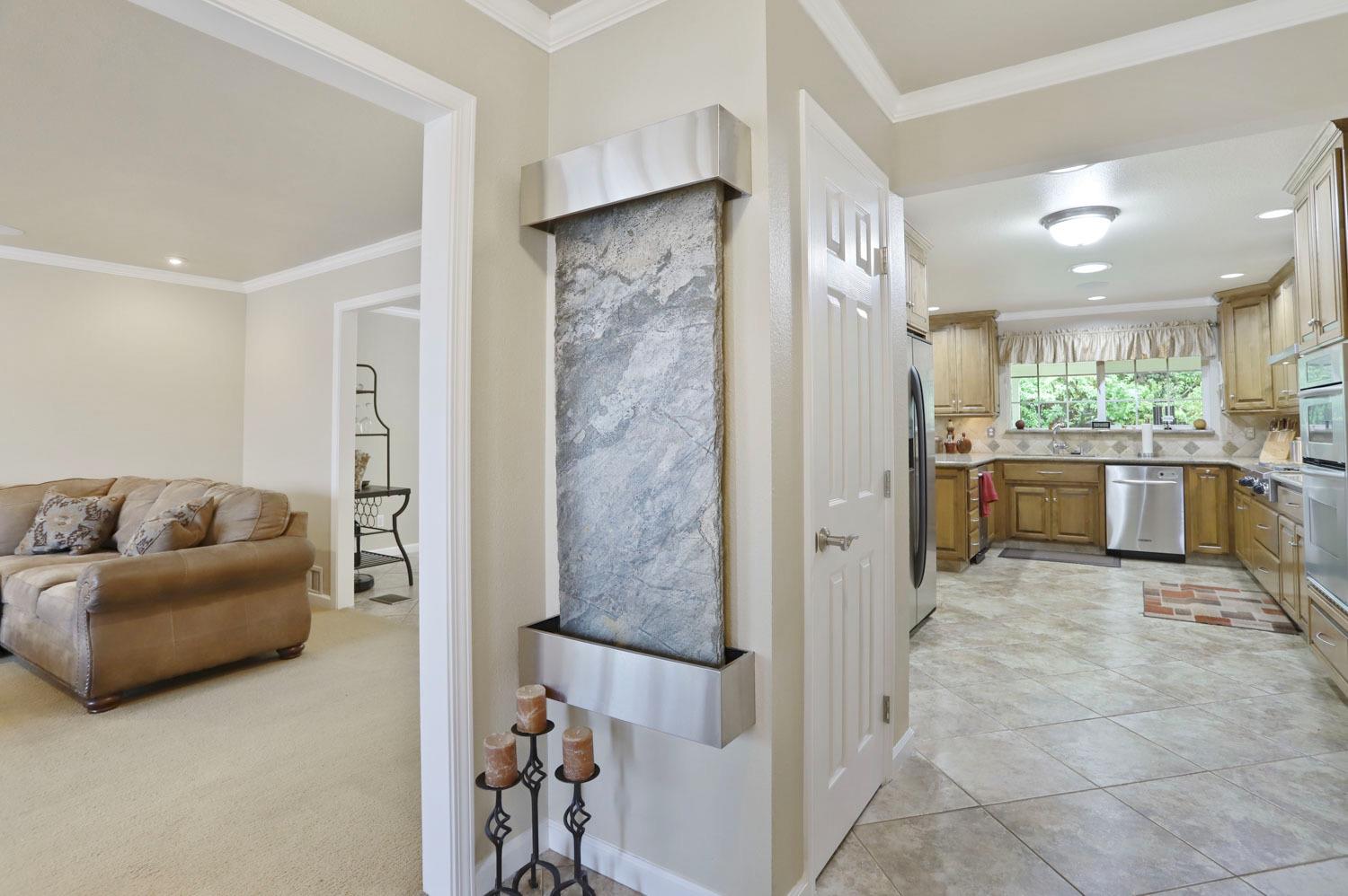 Detail Gallery Image 7 of 46 For 1160 Devine Dr, Lodi,  CA 95240 - 3 Beds | 2 Baths