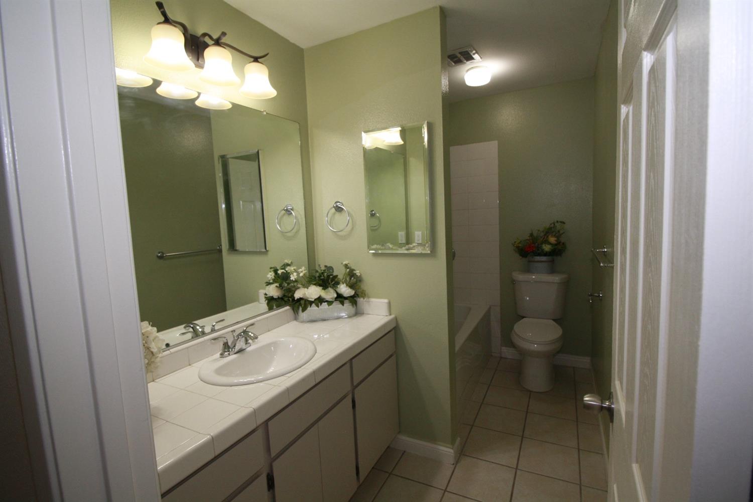 Detail Gallery Image 14 of 40 For 2950 Marconi Ave #103,  Sacramento,  CA 95821 - 2 Beds | 1 Baths