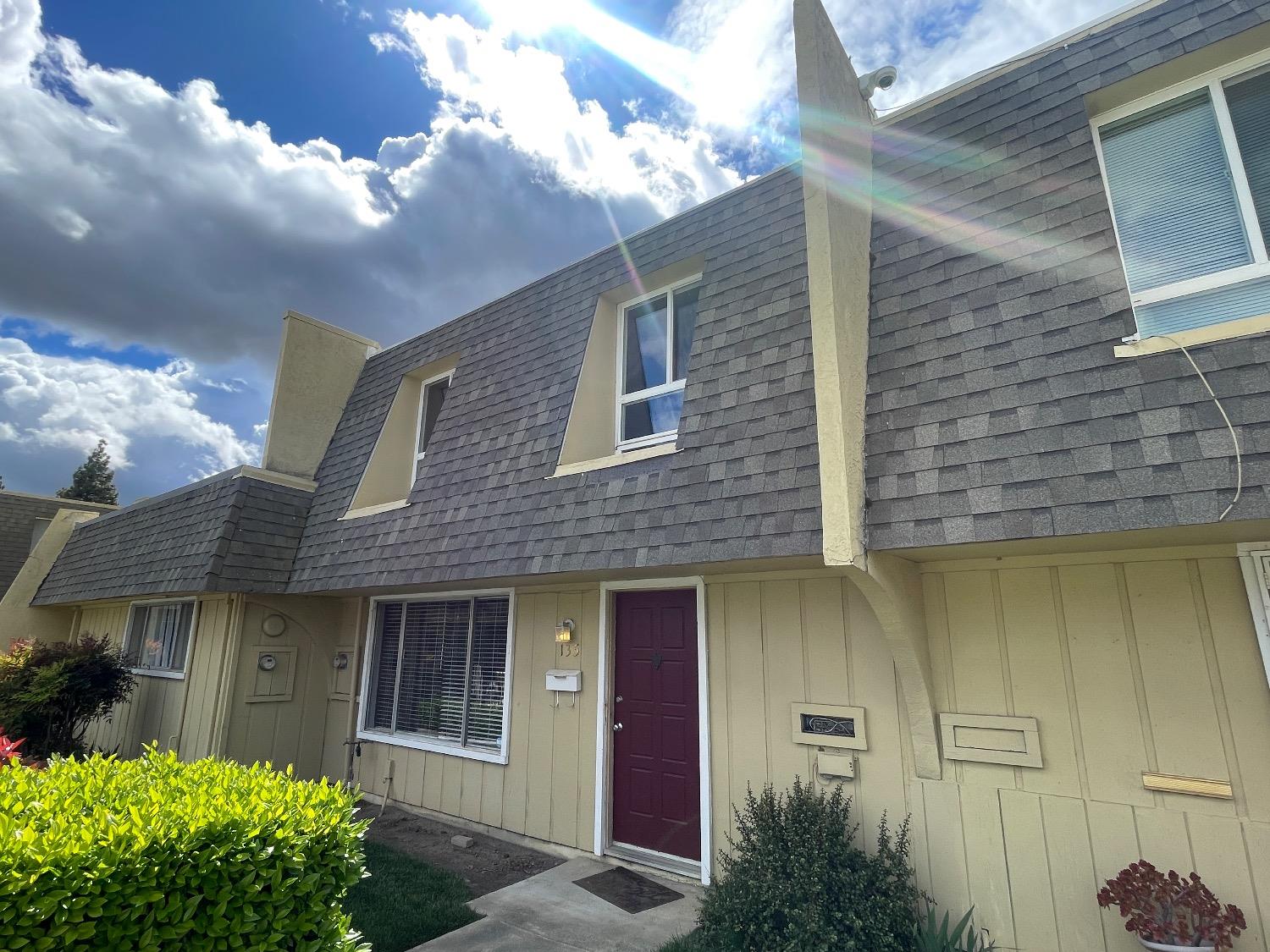 Photo of 740 W Lincoln Ave #135 in Woodland, CA