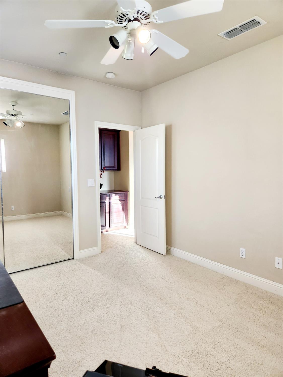 Detail Gallery Image 35 of 38 For 3895 Rollins Ct, West Sacramento,  CA 95691 - 5 Beds | 3/1 Baths