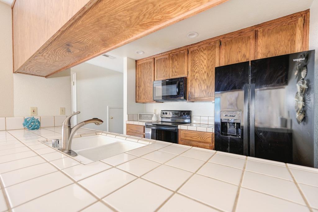 Detail Gallery Image 12 of 39 For 2250 Scarborough Dr #18,  Lodi,  CA 95240 - 2 Beds | 2/1 Baths