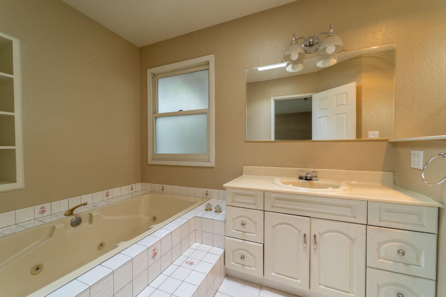 Detail Gallery Image 24 of 30 For 1517 Paulette Ave, Modesto,  CA 95355 - 3 Beds | 2 Baths