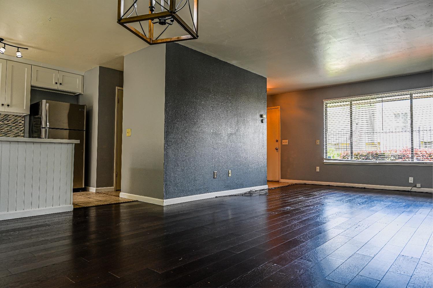 Detail Gallery Image 5 of 11 For 740 W Lincoln Ave #135,  Woodland,  CA 95695 - 3 Beds | 1/1 Baths