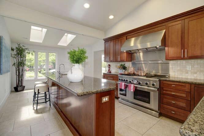 Detail Gallery Image 17 of 53 For 4049 Wycombe Dr, Sacramento,  CA 95864 - 5 Beds | 4/1 Baths