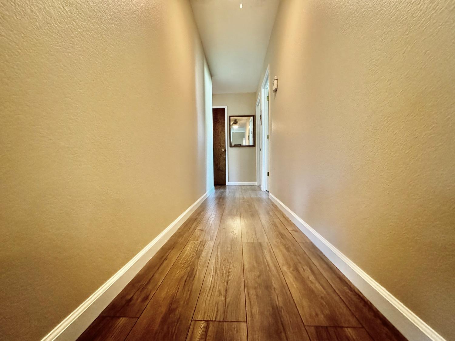 Detail Gallery Image 9 of 31 For 1390 Debbie Ln, Yuba City,  CA 95993 - 3 Beds | 2 Baths
