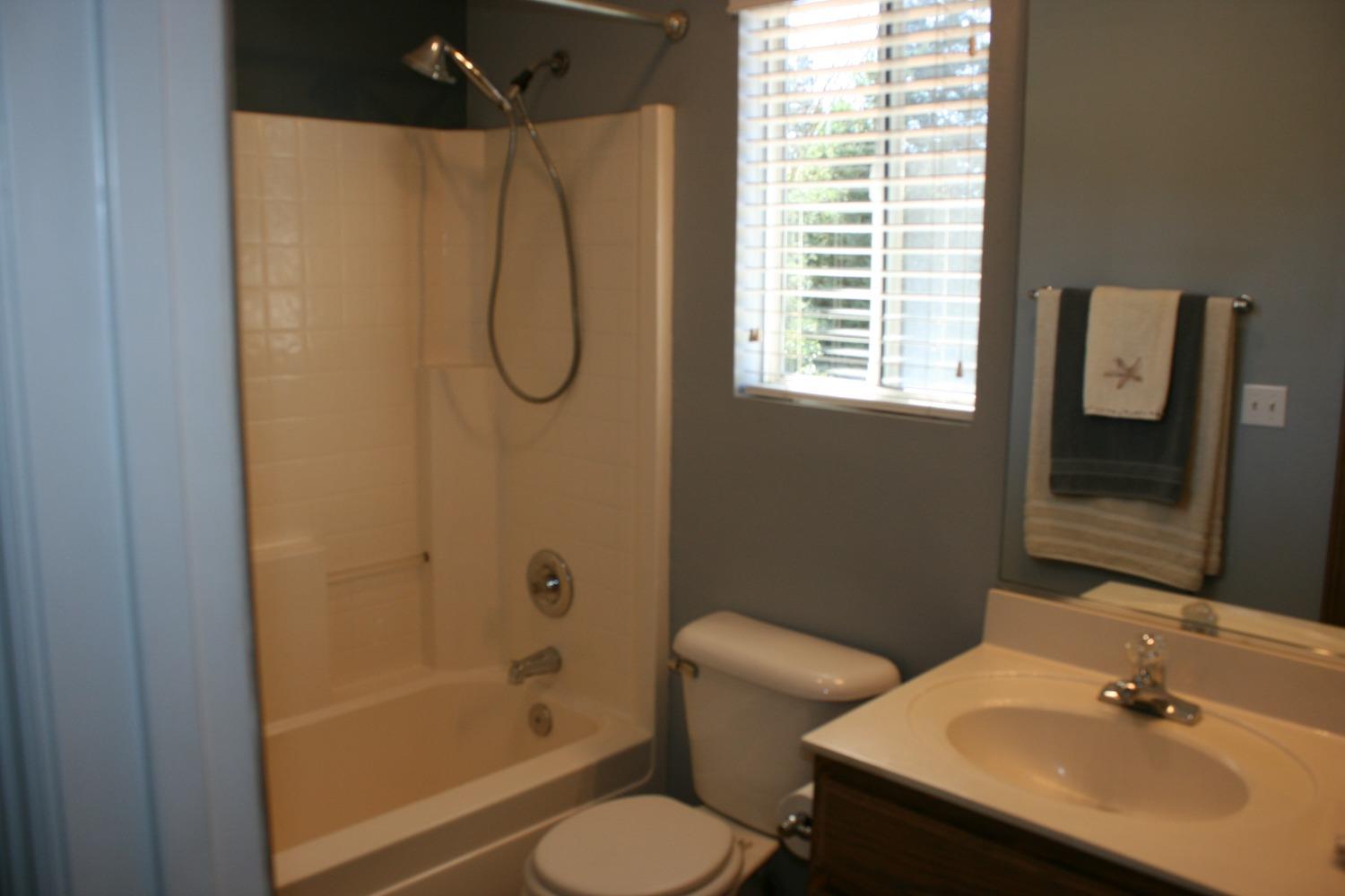 Detail Gallery Image 37 of 41 For 3753 Hepburn Cir, Stockton,  CA 95209 - 3 Beds | 2/1 Baths