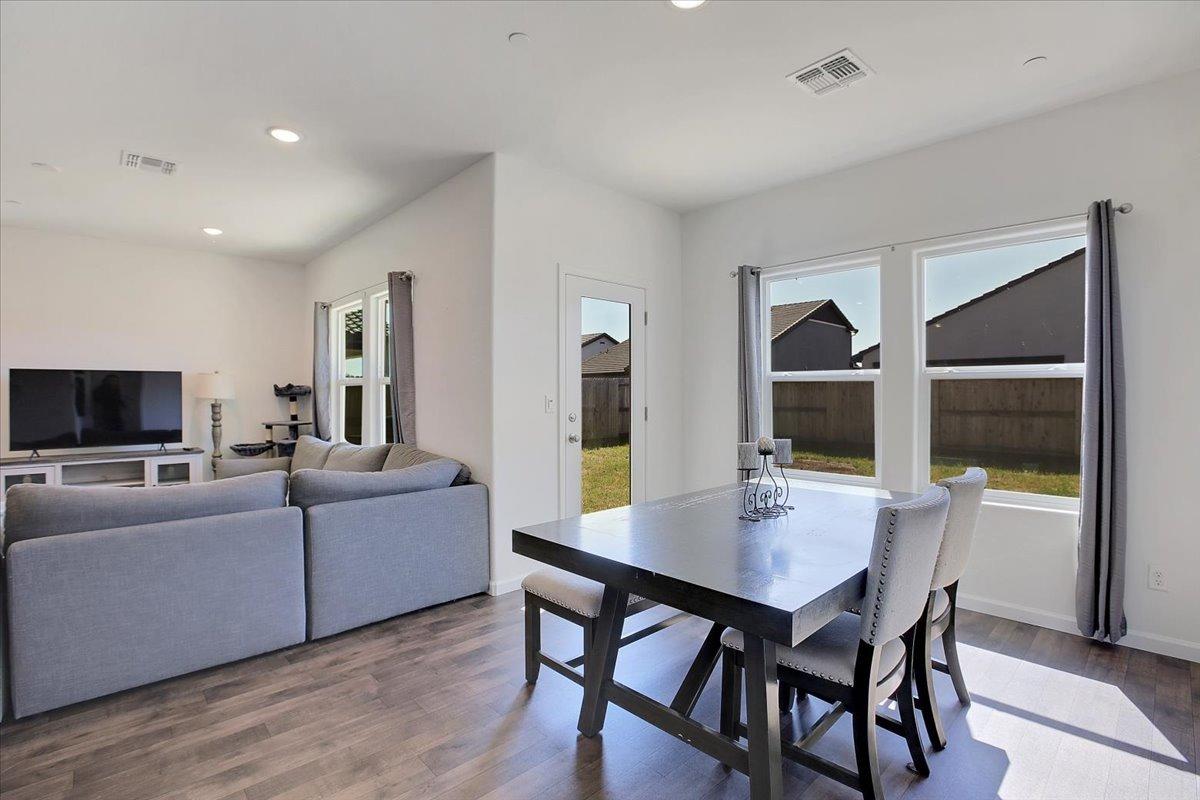 Detail Gallery Image 15 of 32 For 1108 Cedar Dr, Wheatland,  CA 95692 - 4 Beds | 2 Baths