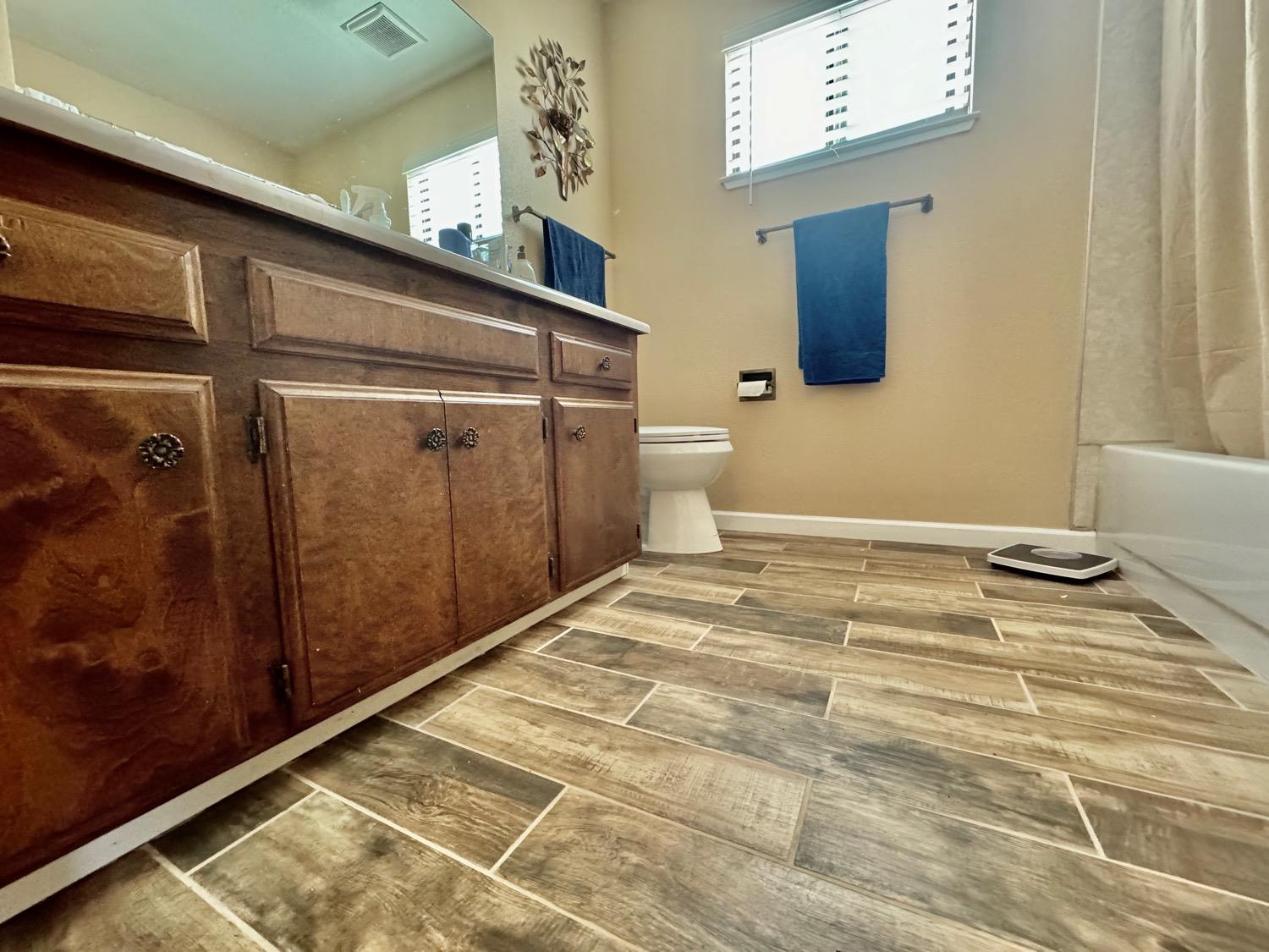 Detail Gallery Image 21 of 31 For 1390 Debbie Ln, Yuba City,  CA 95993 - 3 Beds | 2 Baths