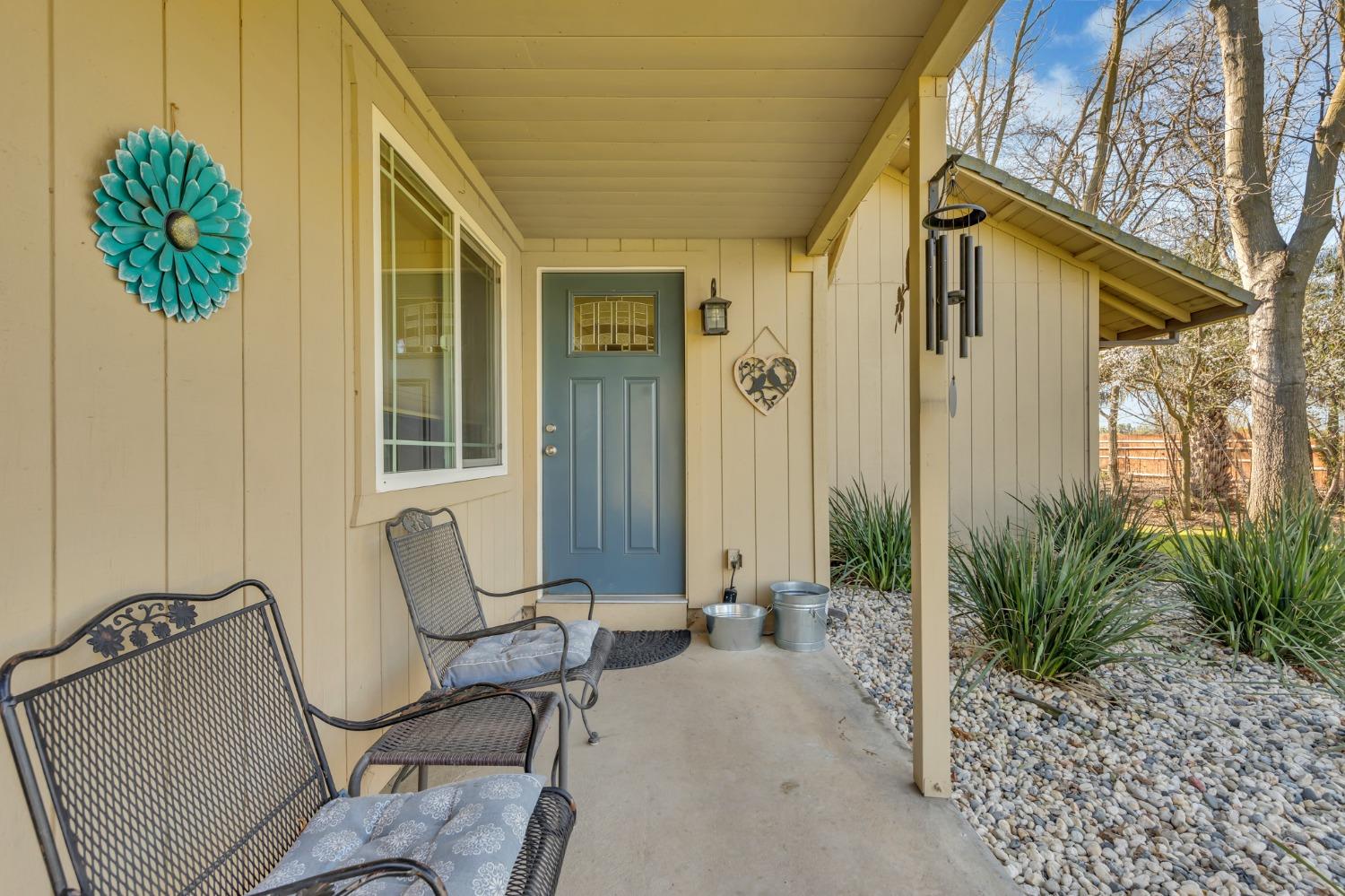 Detail Gallery Image 8 of 61 For 3240 Q St, North Highlands,  CA 95660 - 3 Beds | 3 Baths