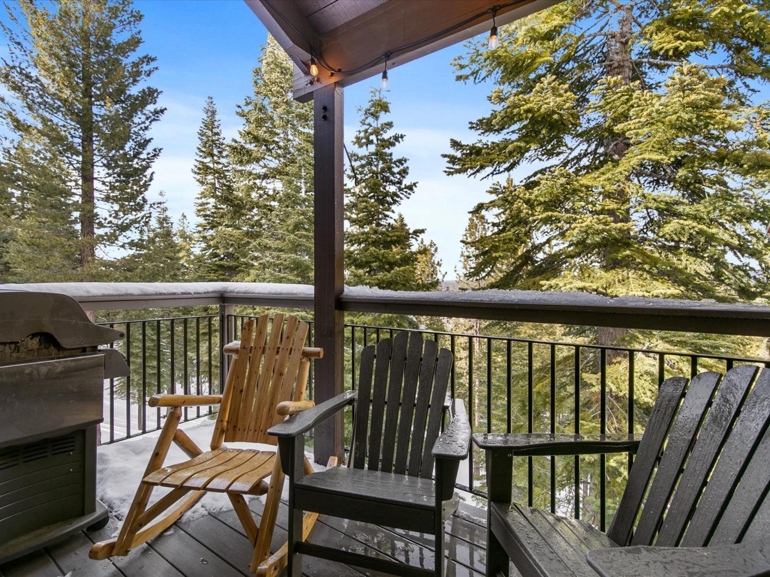 Detail Gallery Image 24 of 48 For 6138 Feather Rdgs, Truckee,  CA 96161 - 2 Beds | 2 Baths