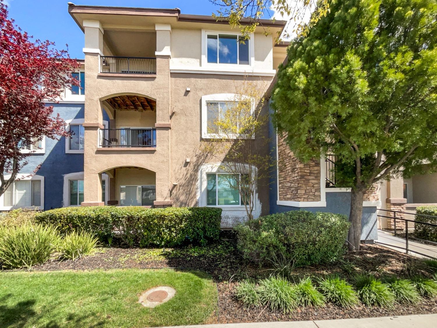 Photo of 701 Gibson Dr #1234 in Roseville, CA