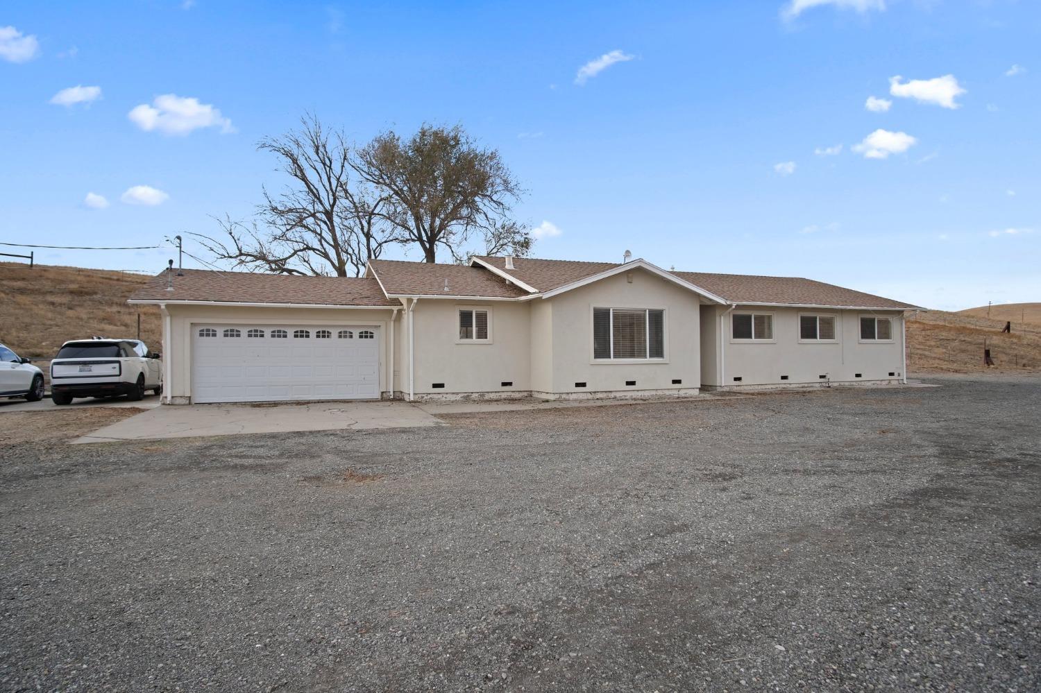 Photo of 15800 Altamont Pass Road, Tracy, CA 95391