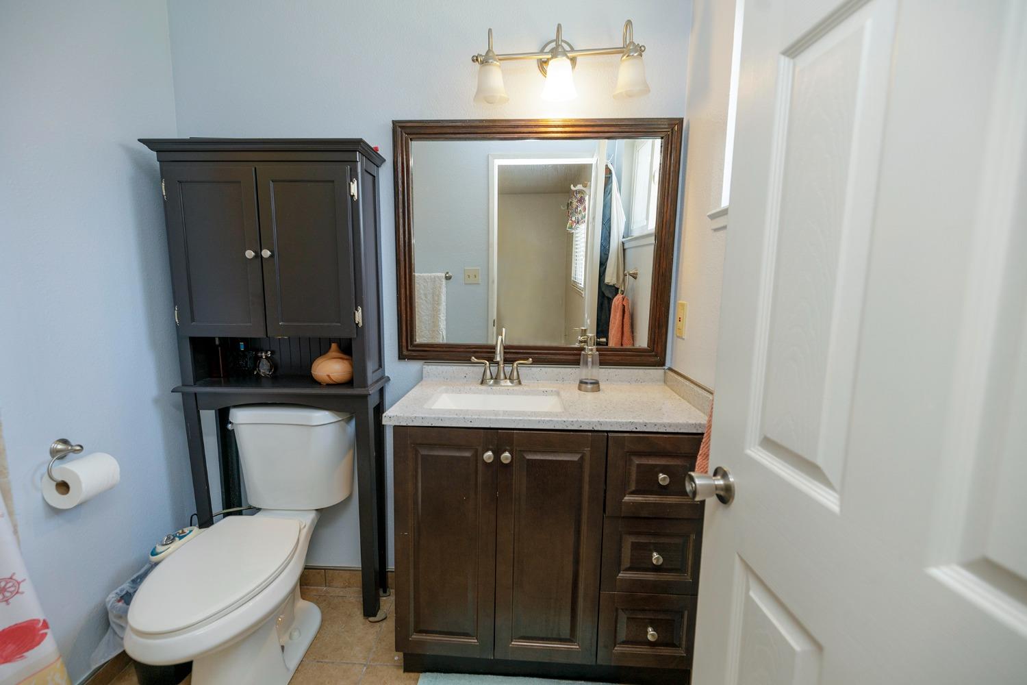 Detail Gallery Image 13 of 26 For 1085 Larchwood Ct, Turlock,  CA 95380 - 3 Beds | 2 Baths