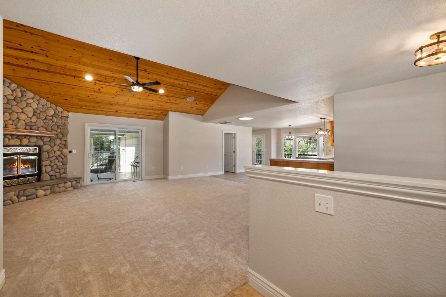 Detail Gallery Image 15 of 70 For 12456 Tannahill Dr, Groveland,  CA 95321 - 3 Beds | 2/1 Baths