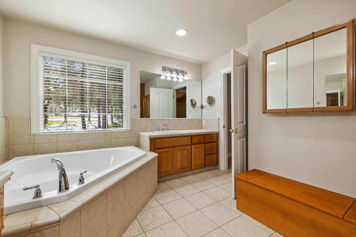 Detail Gallery Image 29 of 70 For 12456 Tannahill Dr, Groveland,  CA 95321 - 3 Beds | 2/1 Baths