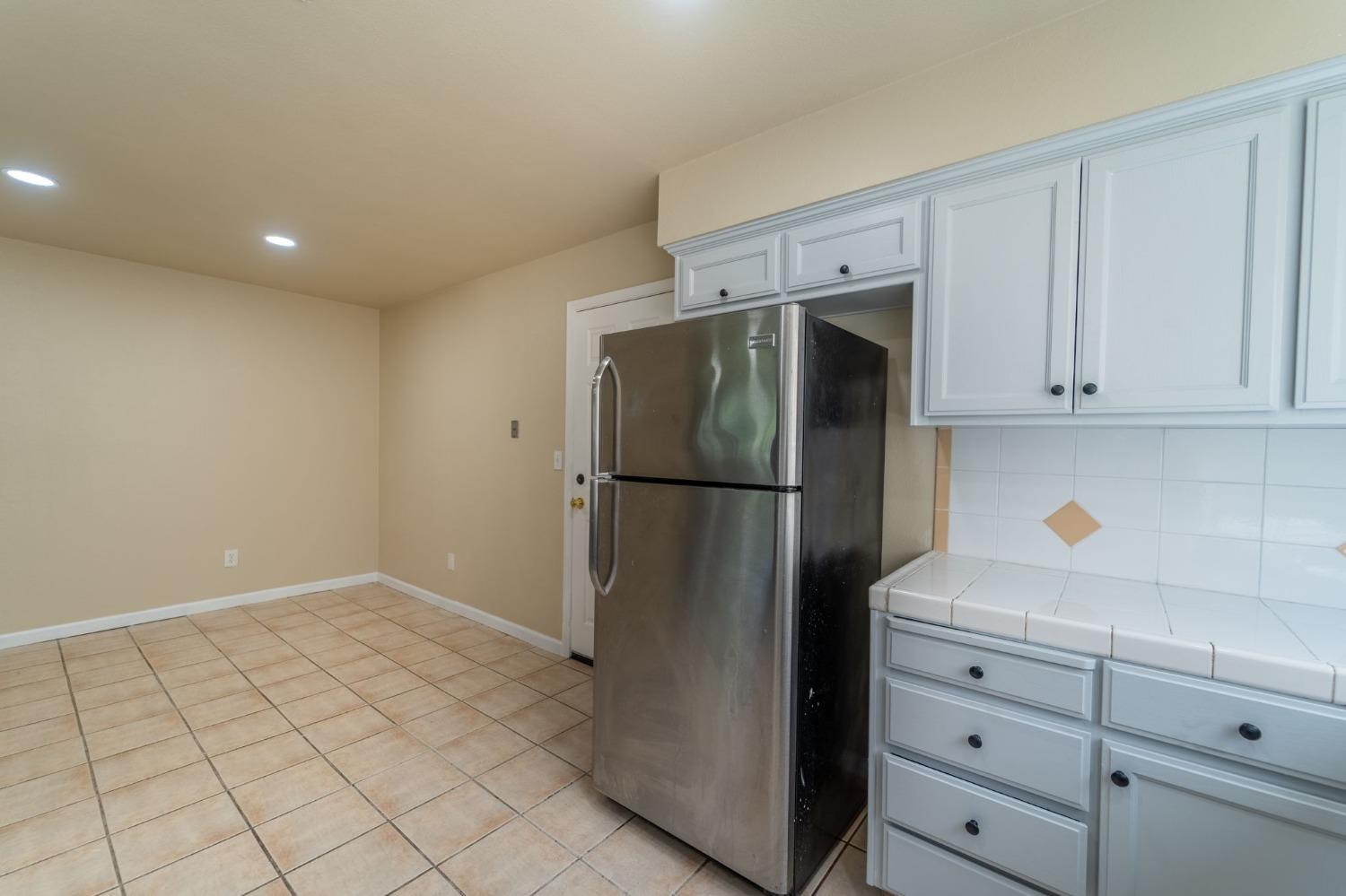 Detail Gallery Image 11 of 29 For 1405 Desert Willow Ln, Modesto,  CA 95355 - 3 Beds | 2 Baths