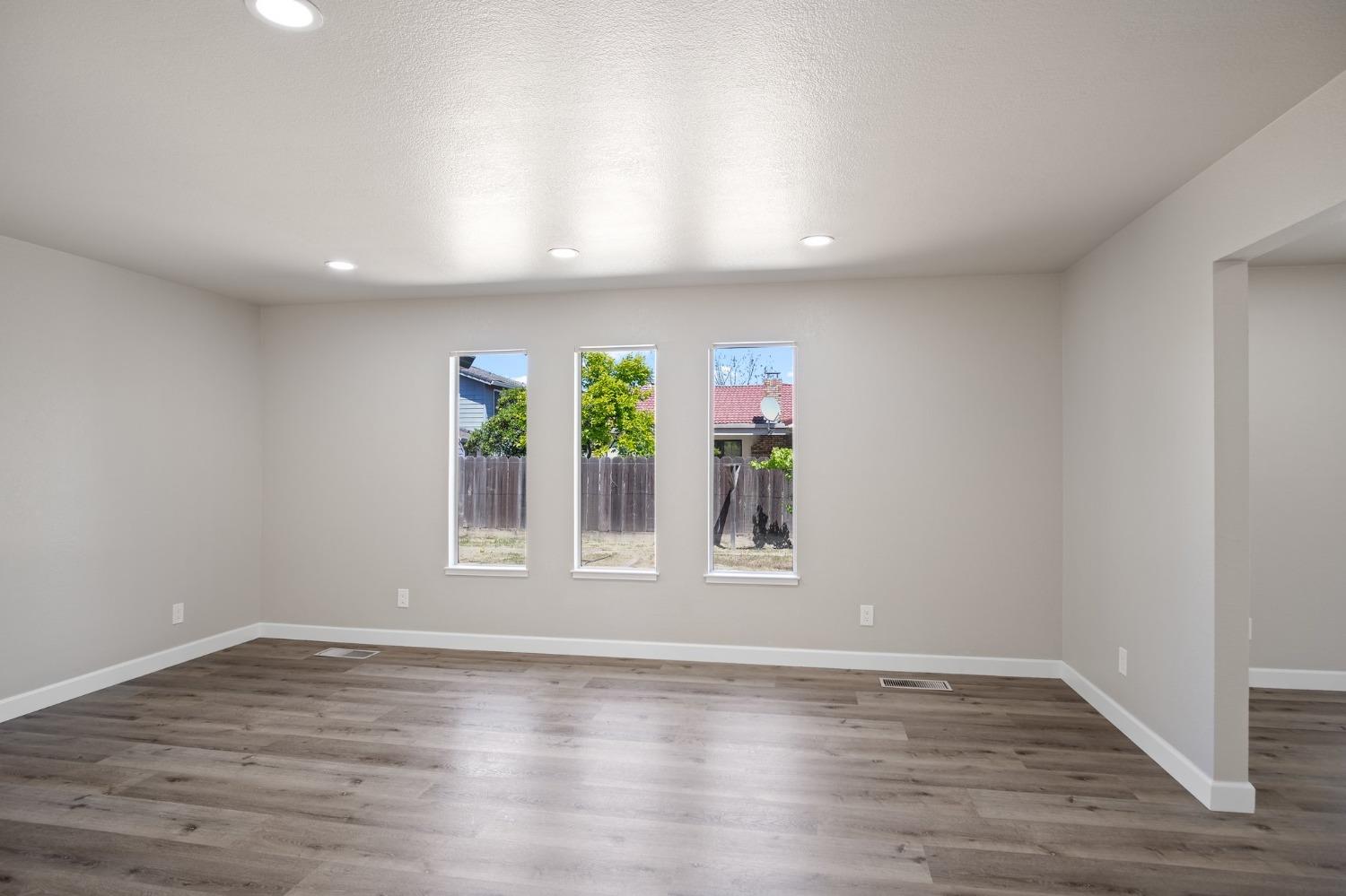 Detail Gallery Image 13 of 25 For 821 Ashland Ct, Turlock,  CA 95382 - 3 Beds | 2 Baths