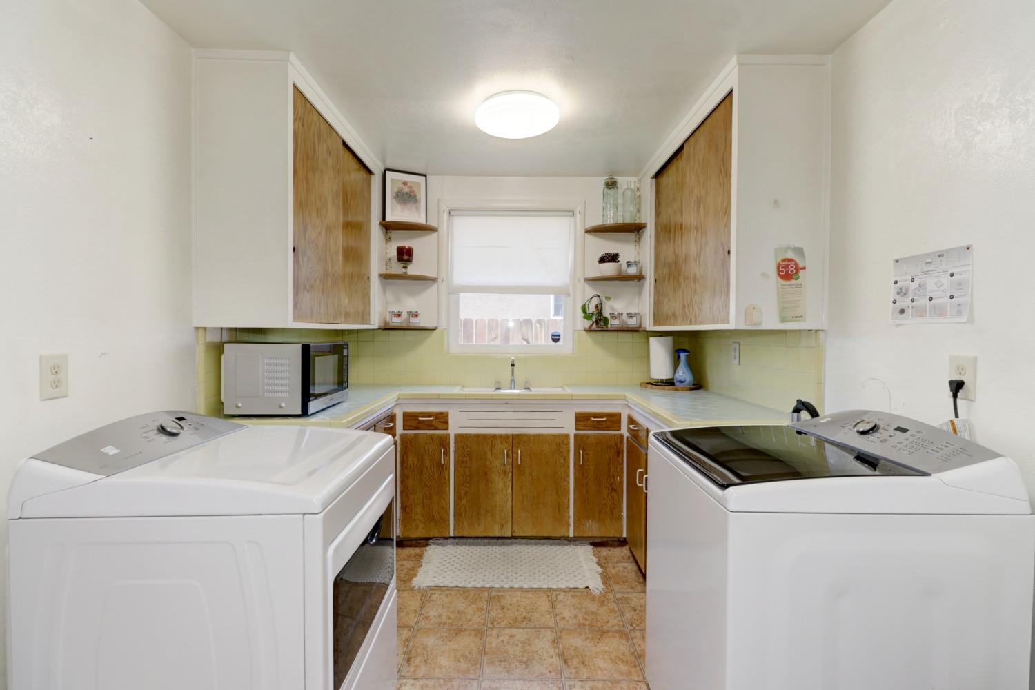 Detail Gallery Image 26 of 43 For 189 Stanford Ave, Sacramento,  CA 95815 - 4 Beds | 2 Baths