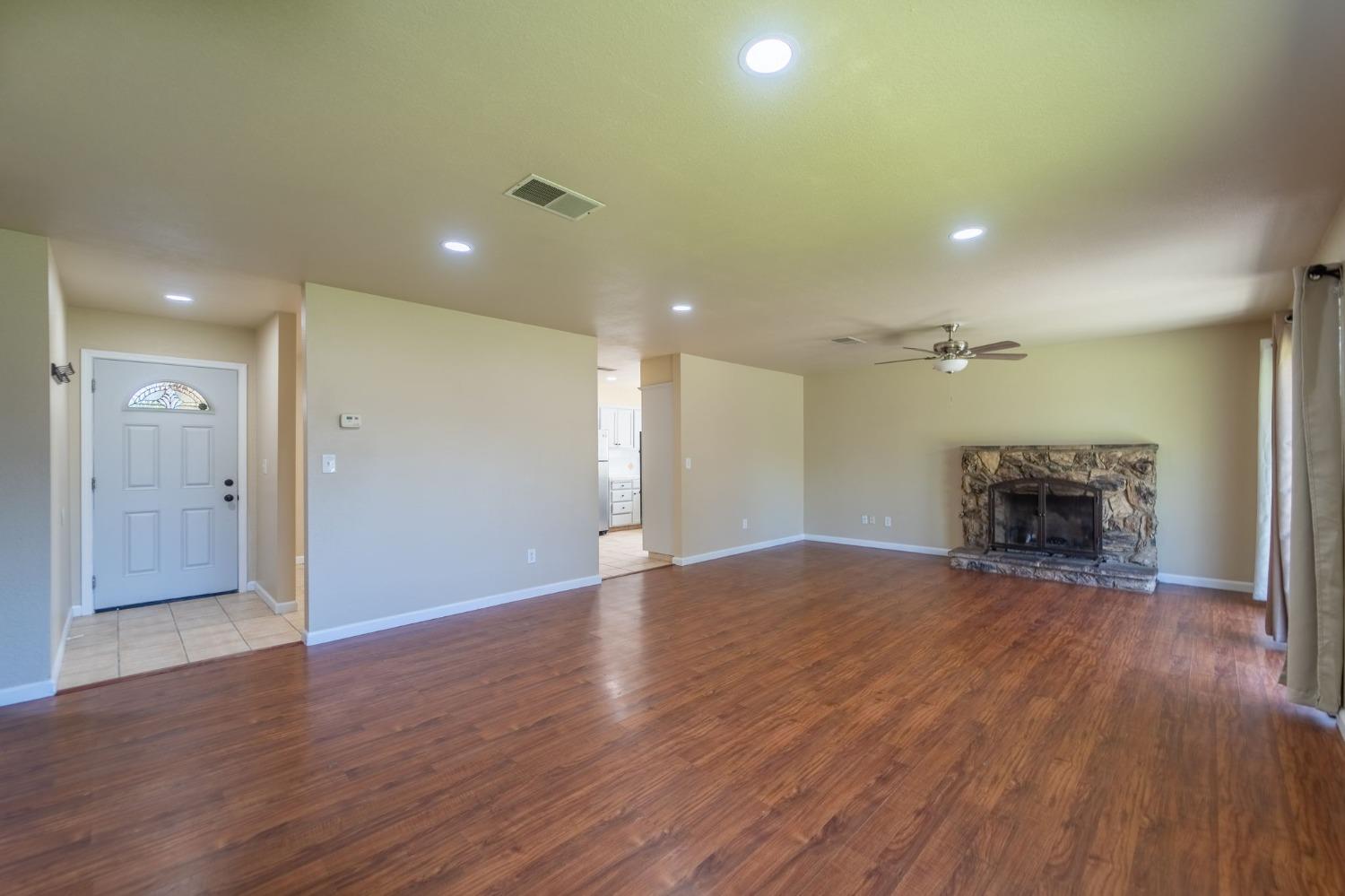 Detail Gallery Image 14 of 29 For 1405 Desert Willow Ln, Modesto,  CA 95355 - 3 Beds | 2 Baths