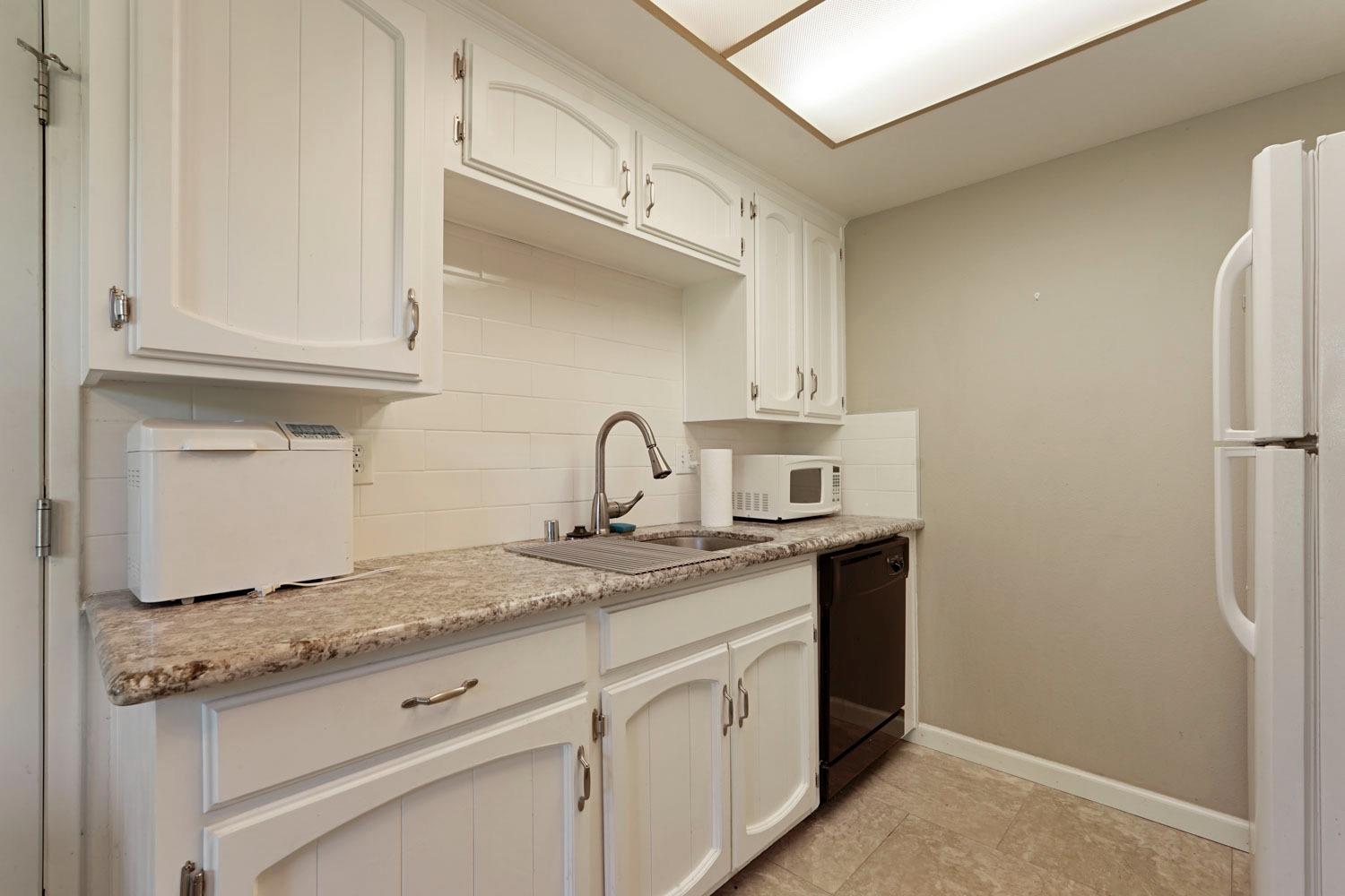 Detail Gallery Image 11 of 32 For 2457 W Elm St, Lodi,  CA 95242 - 2 Beds | 1 Baths