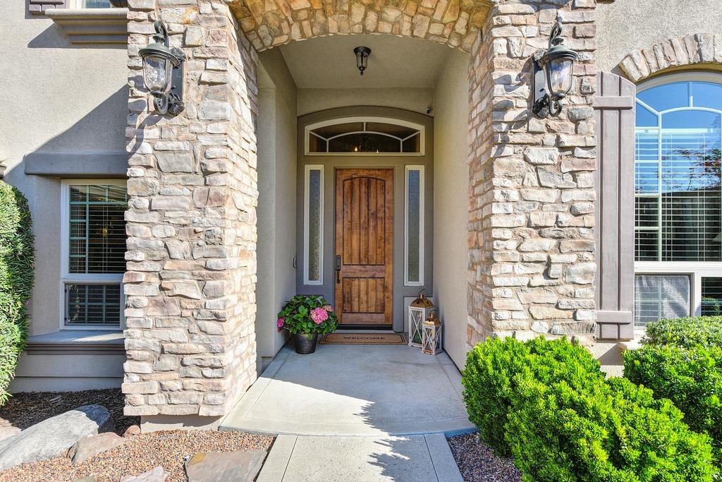 Detail Gallery Image 8 of 74 For 106 Feather Falls Cir, Folsom,  CA 95630 - 3 Beds | 3 Baths
