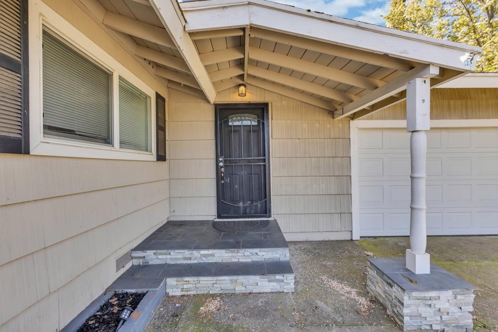 Detail Gallery Image 9 of 43 For 8206 Lichen Dr, Citrus Heights,  CA 95621 - 3 Beds | 1 Baths