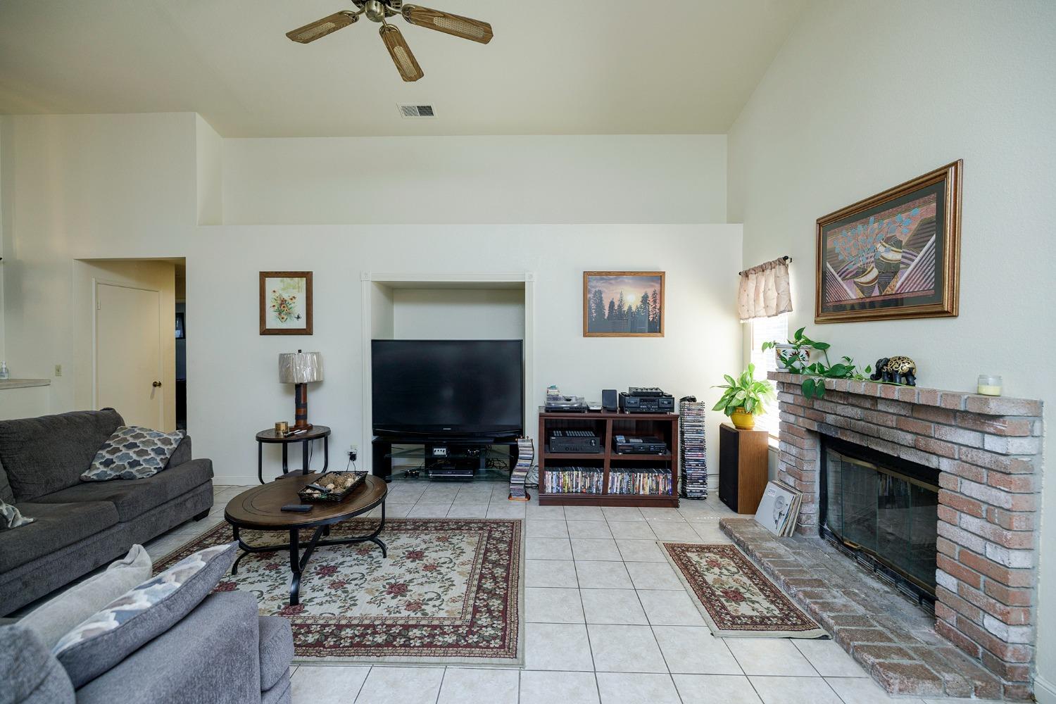 Detail Gallery Image 10 of 24 For 544 Westfield Pl, Patterson,  CA 95363 - 3 Beds | 2 Baths