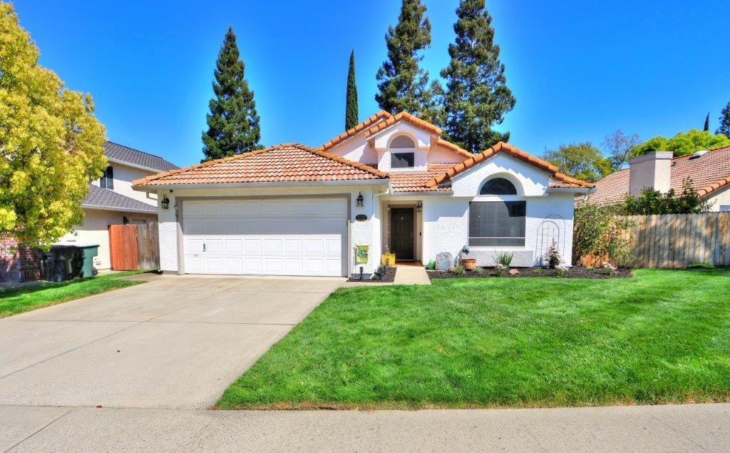 Photo of 1512 Brook Park Wy in Roseville, CA