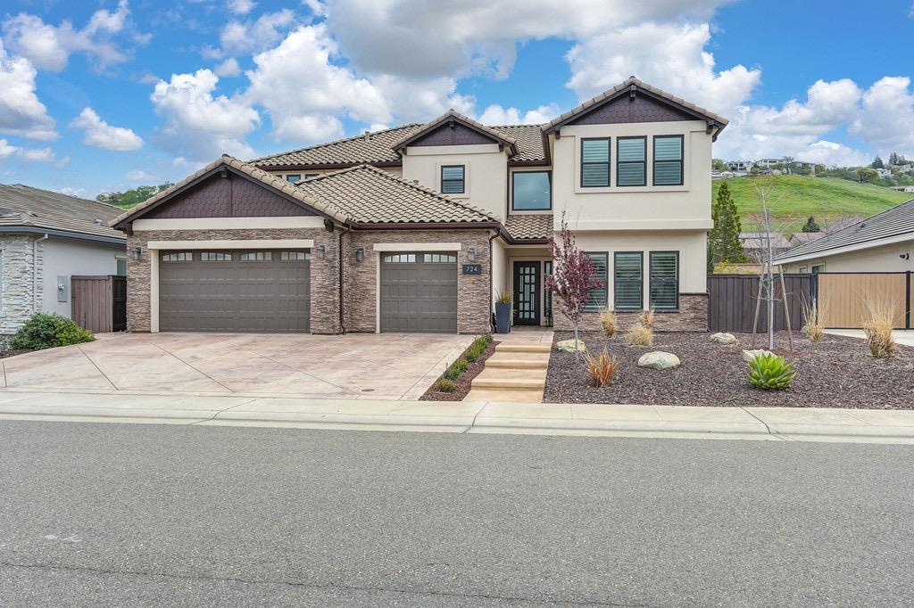 Photo of 724 Oliver Court, Folsom, CA 95630