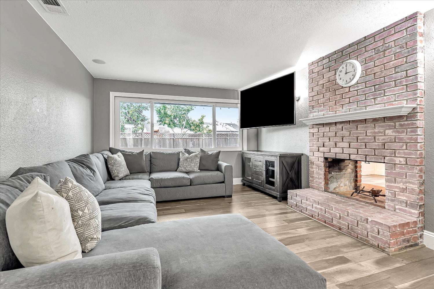 Detail Gallery Image 11 of 51 For 311 Laguna Dr, Tracy,  CA 95376 - 3 Beds | 2 Baths