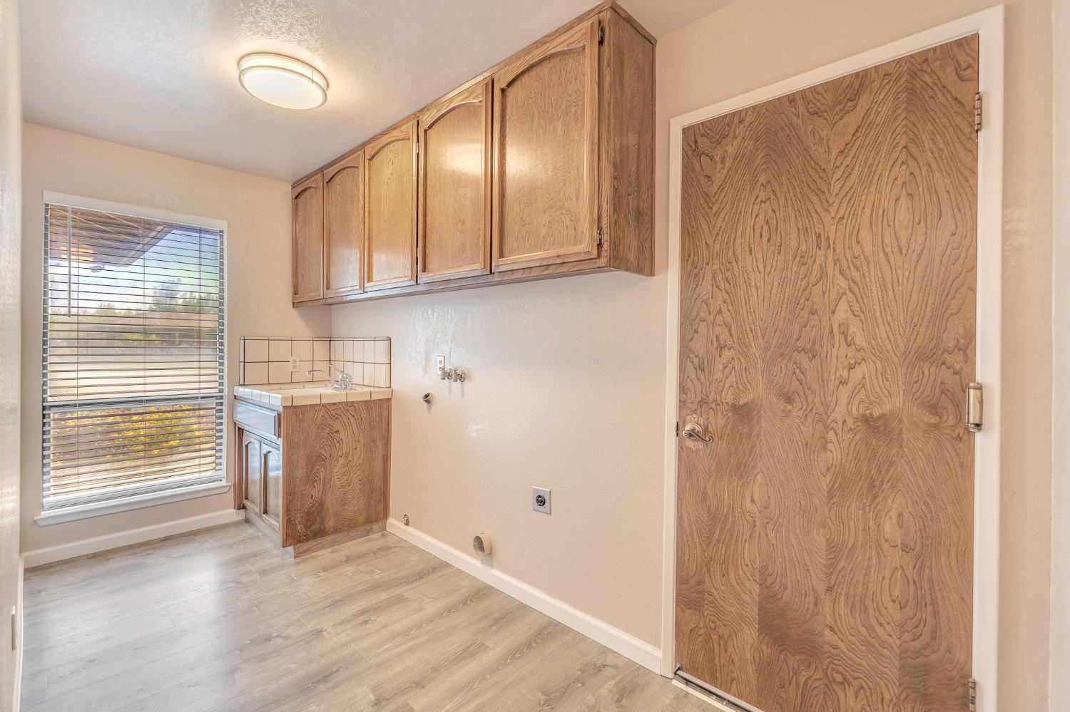 Detail Gallery Image 36 of 69 For 1905 S 11th, Los Banos,  CA 93635 - 3 Beds | 2 Baths