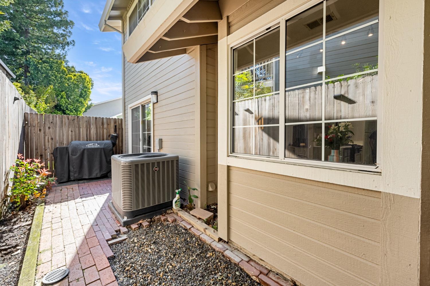 Detail Gallery Image 21 of 26 For 4704 Courtland Ln, Carmichael,  CA 95608 - 3 Beds | 2/1 Baths