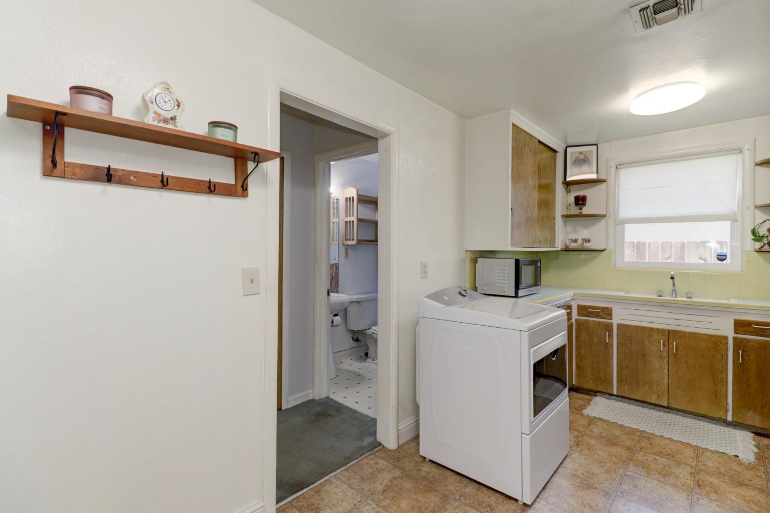 Detail Gallery Image 28 of 43 For 189 Stanford Ave, Sacramento,  CA 95815 - 4 Beds | 2 Baths