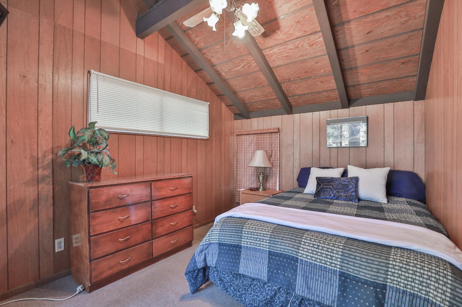 Detail Gallery Image 16 of 31 For 3820 Needle Peak Rd, South Lake Tahoe,  CA 96150 - 3 Beds | 2 Baths