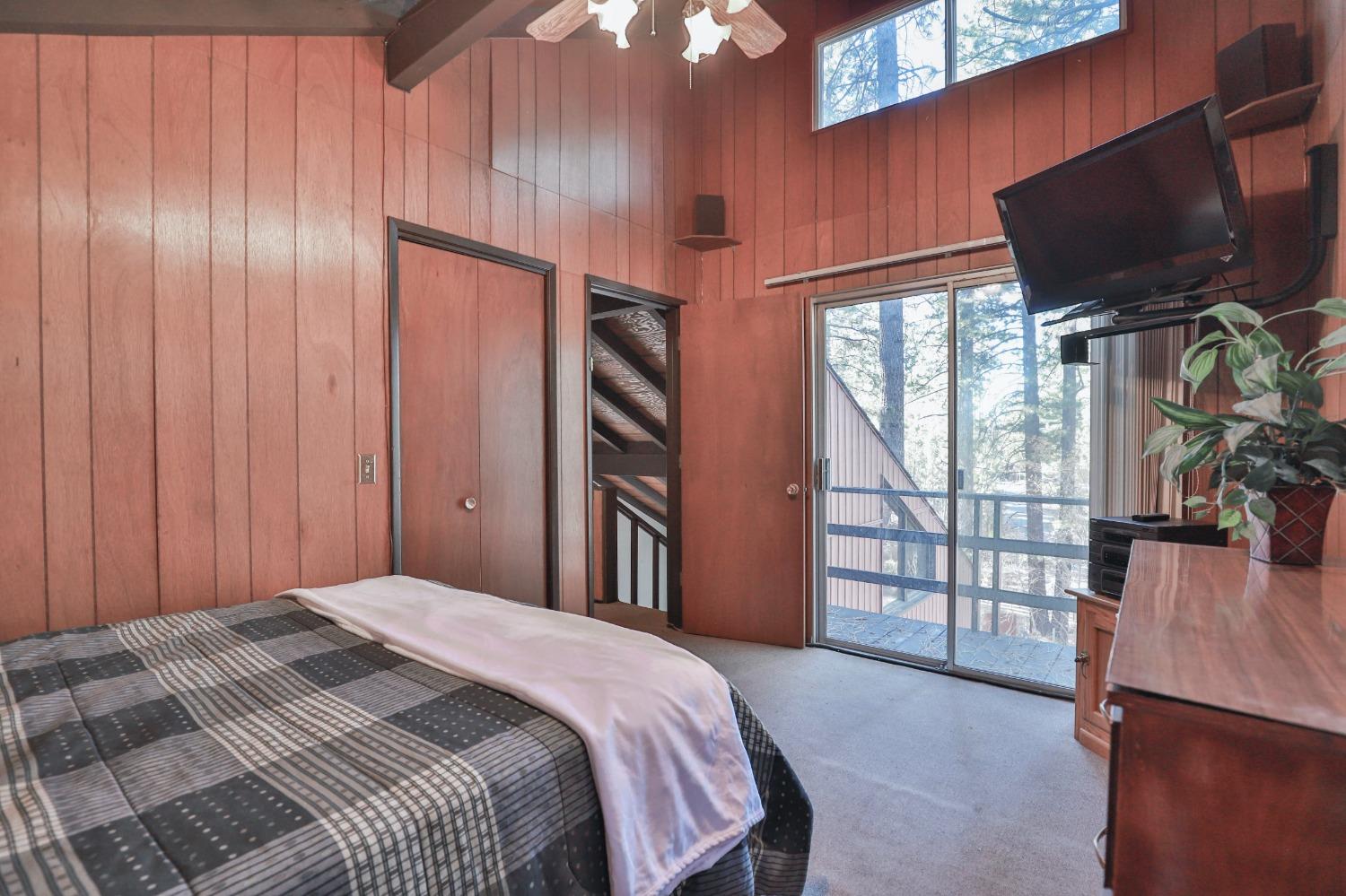 Detail Gallery Image 18 of 31 For 3820 Needle Peak Rd, South Lake Tahoe,  CA 96150 - 3 Beds | 2 Baths