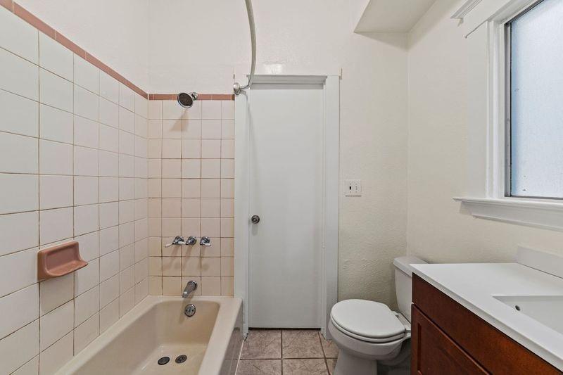 Detail Gallery Image 25 of 40 For 4701 Fairfax Ave, Oakland,  CA 94601 - 3 Beds | 2 Baths