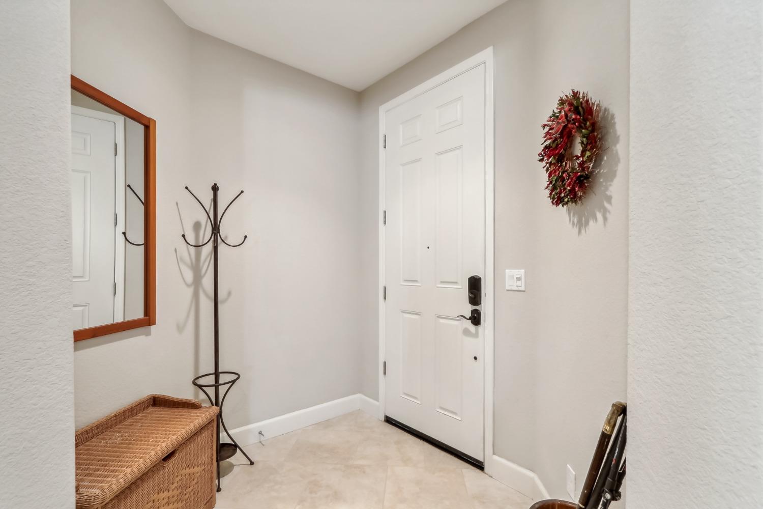 Detail Gallery Image 6 of 61 For 2525 Celebration Way, Woodland,  CA 95776 - 3 Beds | 2/1 Baths