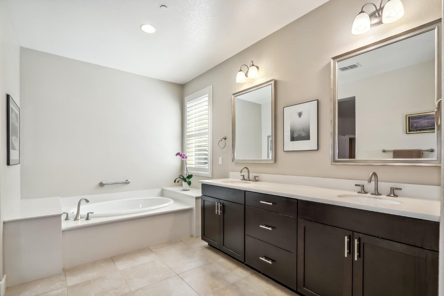 Detail Gallery Image 33 of 61 For 2525 Celebration Way, Woodland,  CA 95776 - 3 Beds | 2/1 Baths