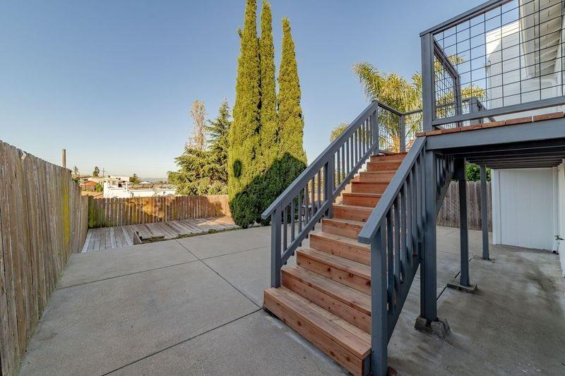 Detail Gallery Image 9 of 40 For 4701 Fairfax Ave, Oakland,  CA 94601 - 3 Beds | 2 Baths