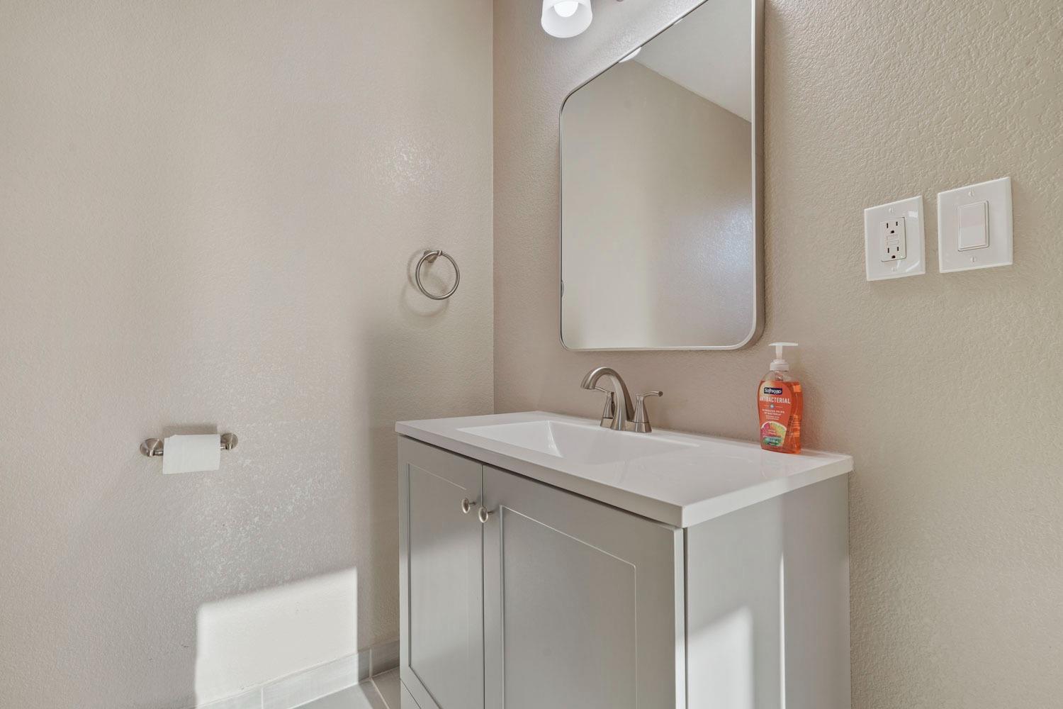 Detail Gallery Image 56 of 64 For 511 Alicante Dr, Lodi,  CA 95240 - 2 Beds | 1 Baths
