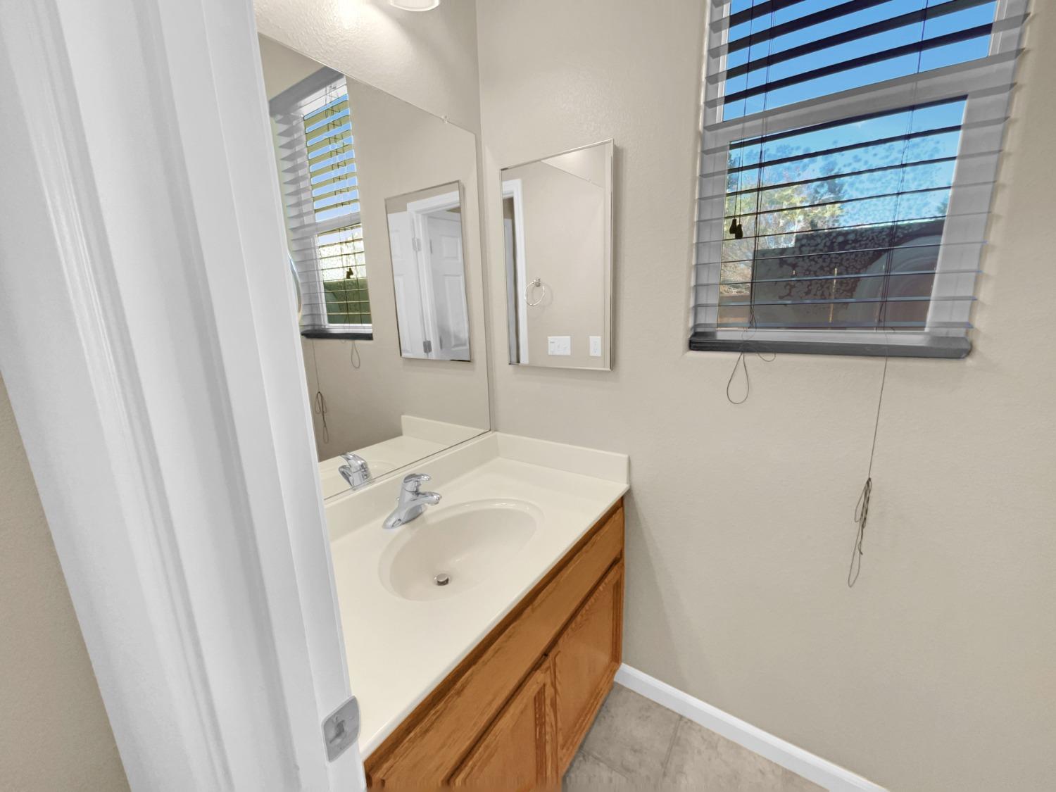 Detail Gallery Image 15 of 31 For 8844 Imray Way, Elk Grove,  CA 95624 - 3 Beds | 2/1 Baths